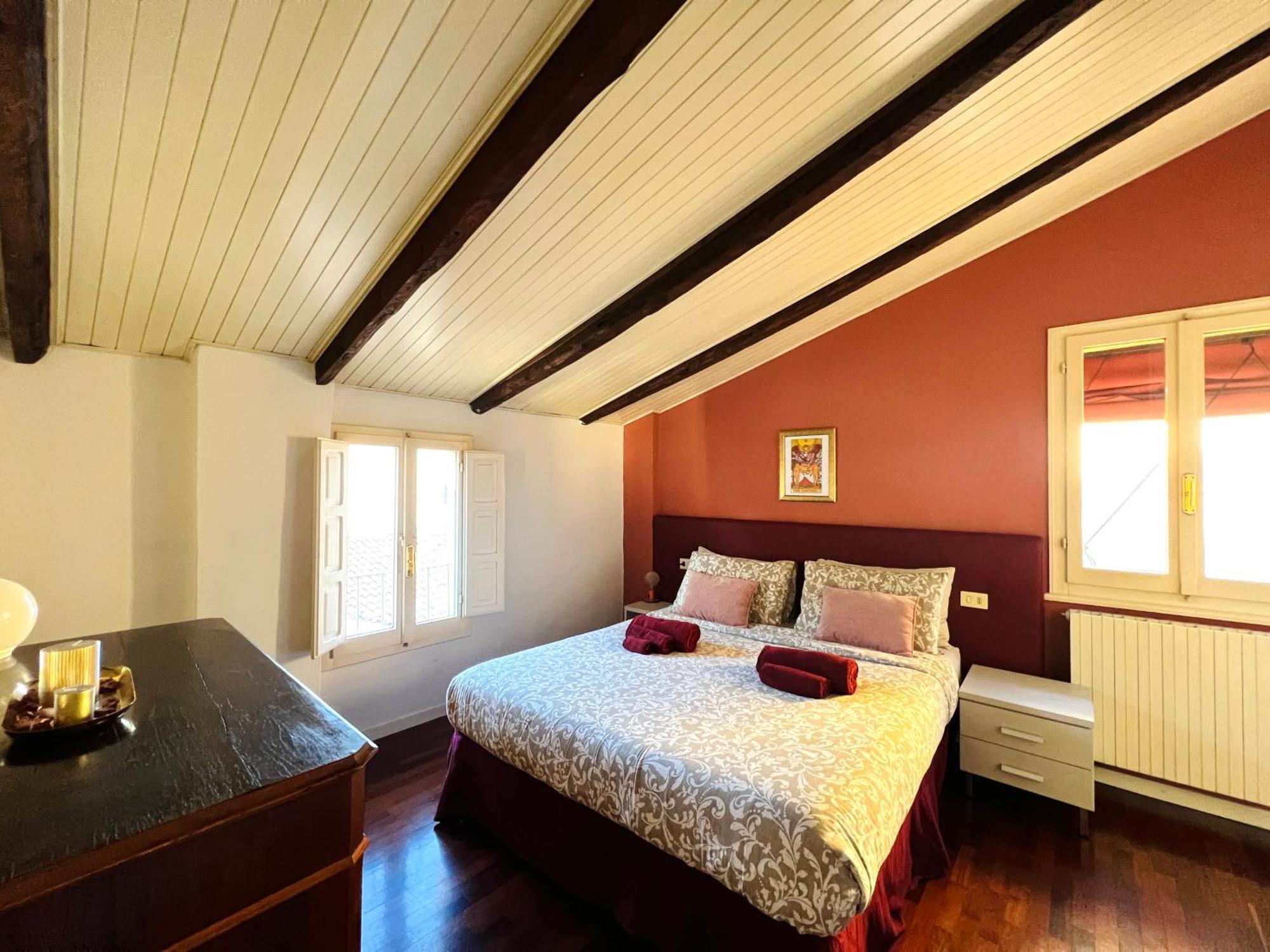 Apartamento House Of Chariot - In The Heart Of Bolonia Exterior foto